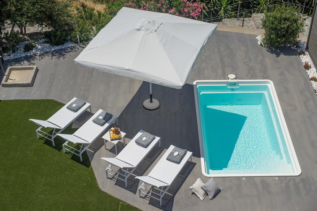 Azzurro Bianco Suites Páros Exterior foto